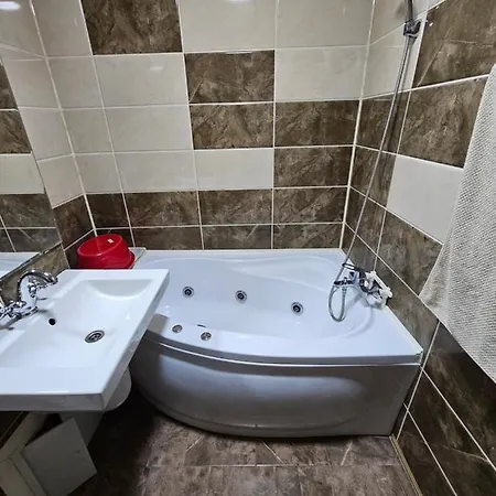 Apartament 3 Camere Plus Living, 2 Bai, Modern Craiova Exterior photo